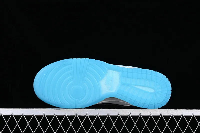 All Categories Nk SB Dunk Series Nk SB Dunk Low Low-top sneakers Cost-effective version Nk SB Dunk Low "520" Valentine's Day limited SB low-top sports and leisure sneakers FN3433-141